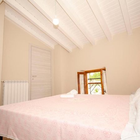 Corte Vezzola Bilocale Emma Puegnago Dış mekan fotoğraf